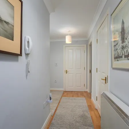 No 9 公寓 惠特比